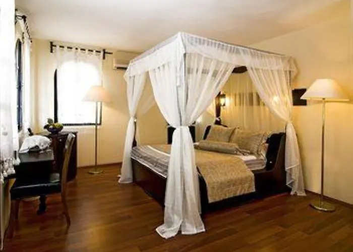 מלון Altinsaray 3*